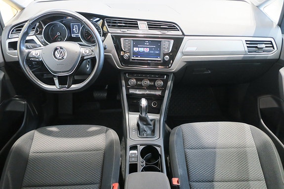 Volkswagen Touran 7 of 13
