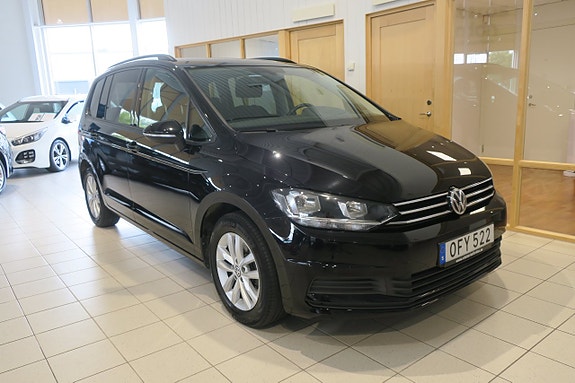 Volkswagen Touran 2 of 13