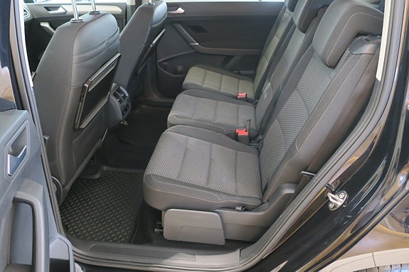 Volkswagen Touran 8 of 13