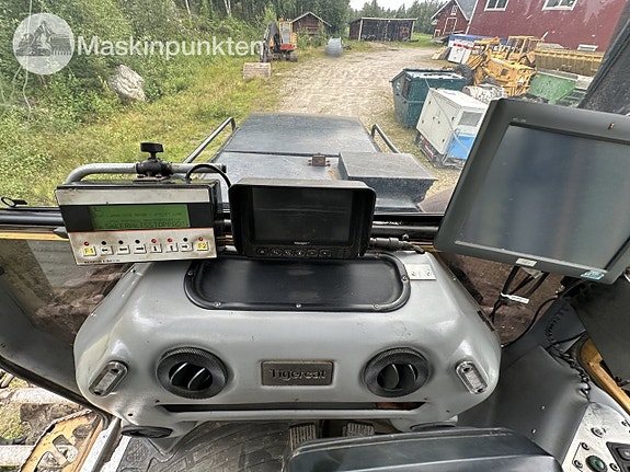 Tigercat 1075C markberedare/skotare med bracke T26.A aggregat samt skotar rede 15 of 27