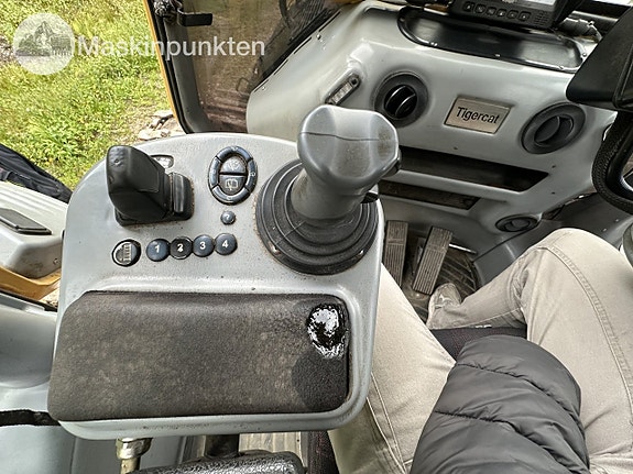 Tigercat 1075C markberedare/skotare med bracke T26.A aggregat samt skotar rede 17 of 27