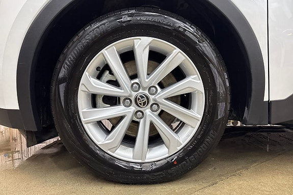 Toyota C-HR 16 of 20