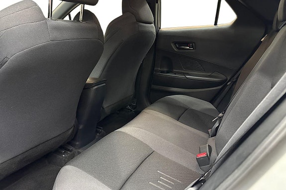 Toyota C-HR 12 of 20