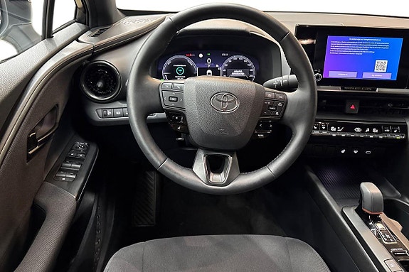Toyota C-HR 10 of 20