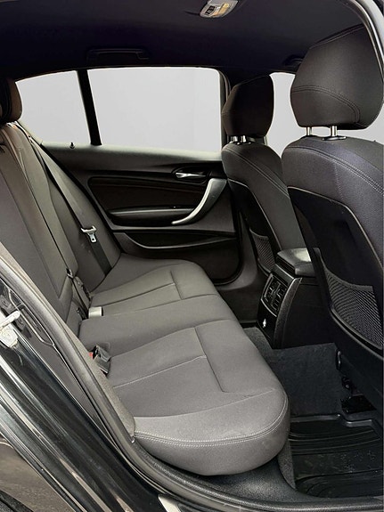 BMW 120d 18 of 21