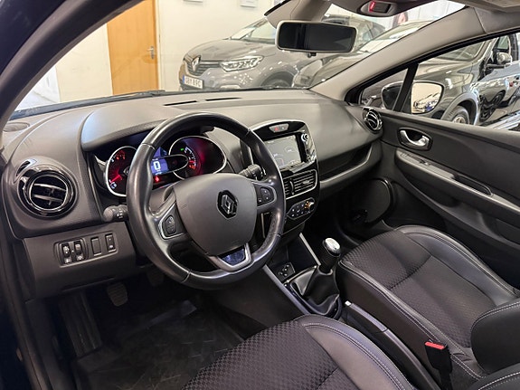 Renault Clio 20 of 22