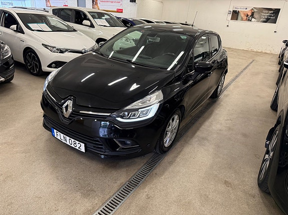 Renault Clio 14 of 22