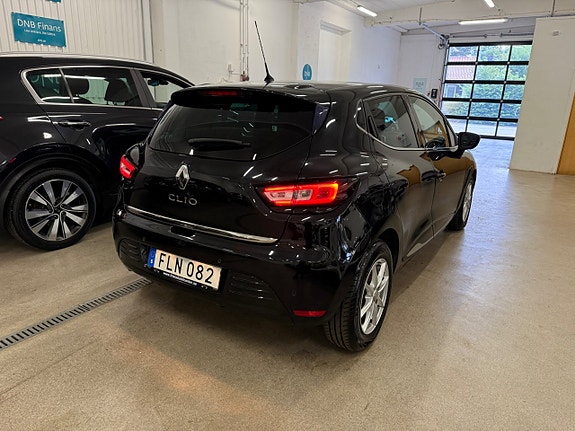 Renault Clio 15 of 22