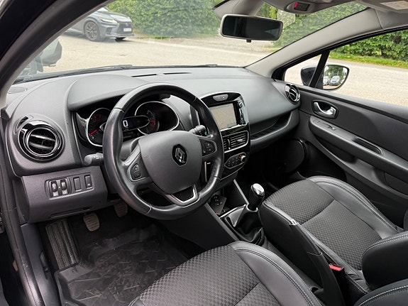 Renault Clio 8 of 22