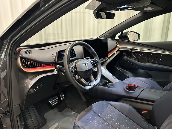 Cupra Tavascan 11 of 17