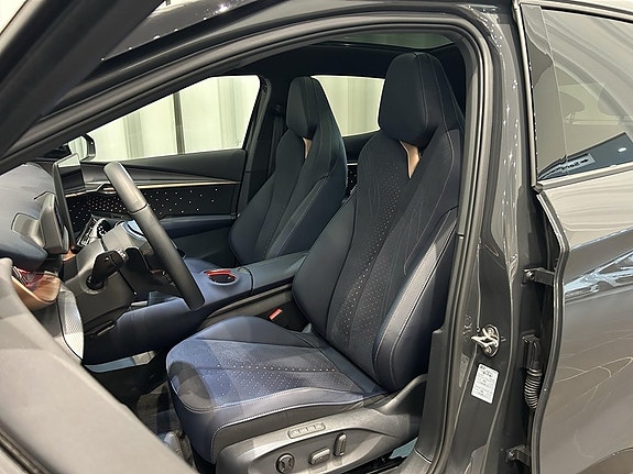 Cupra Tavascan 7 of 17
