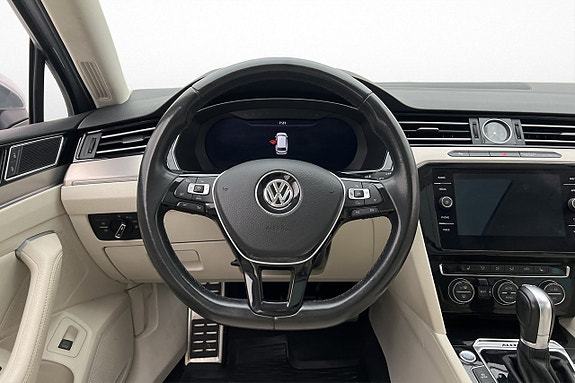 Volkswagen Passat Alltrack 16 of 28