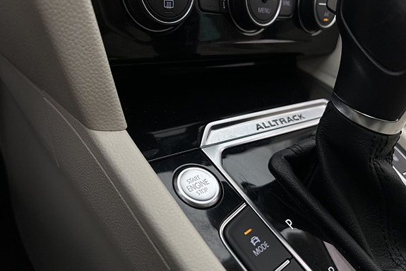 Volkswagen Passat Alltrack 24 of 28