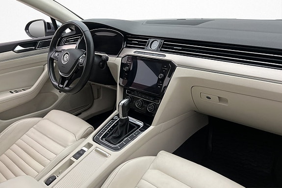 Volkswagen Passat Alltrack 25 of 28