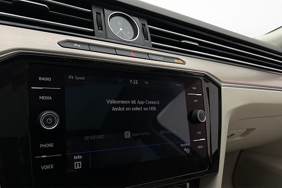 Volkswagen Passat Alltrack 21 of 28