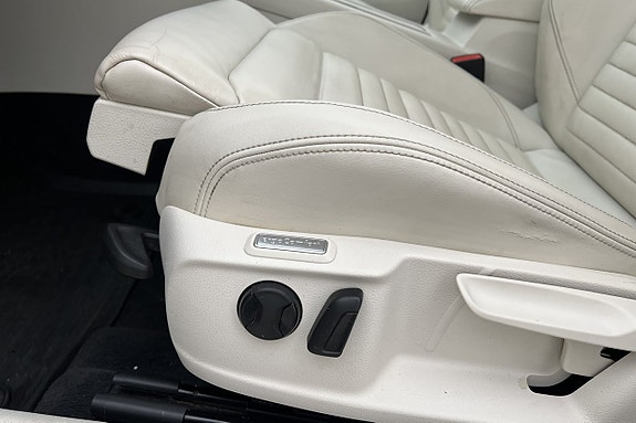 Volkswagen Passat Alltrack 12 of 28