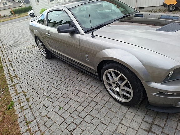 Ford Mustang 3 of 13