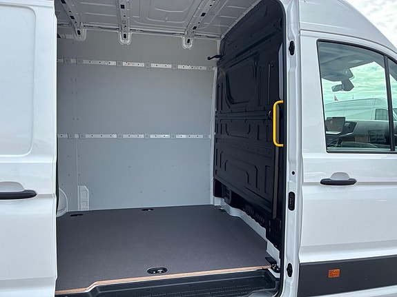Volkswagen Crafter 13 of 21