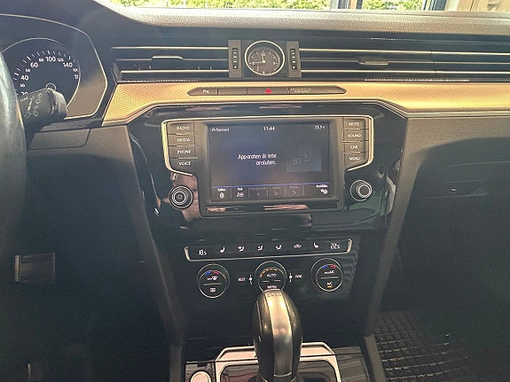 Volkswagen Passat Alltrack 13 of 20