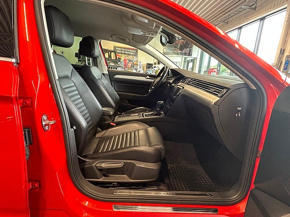 Volkswagen Passat Alltrack 19 of 20