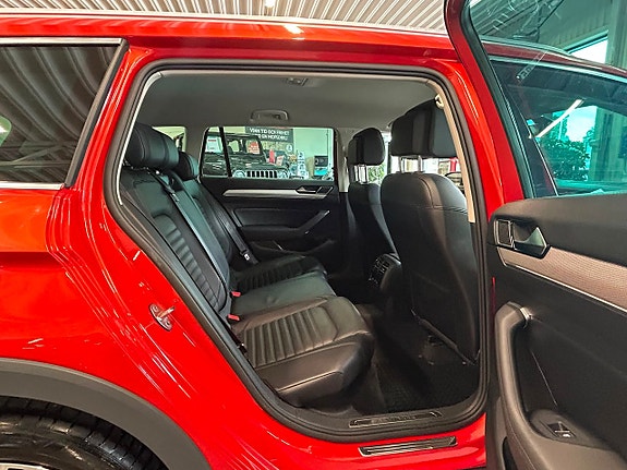 Volkswagen Passat Alltrack 18 of 20