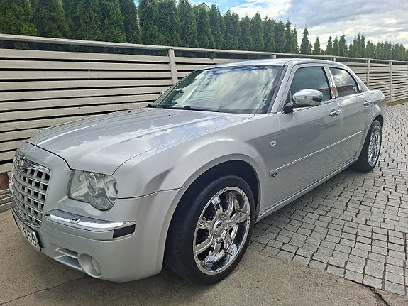 Chrysler 300C 10 of 10