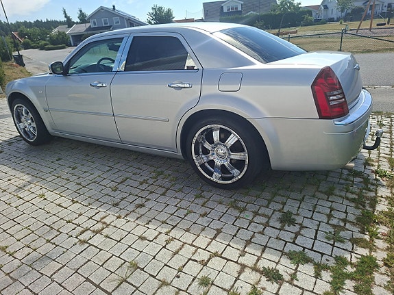 Chrysler 300C 9 of 10
