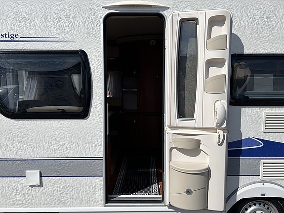 Hobby 560 UL PRESTIGE Elektroniska Stödben Aldvärmare Fukttestad välvårdad 5 of 20