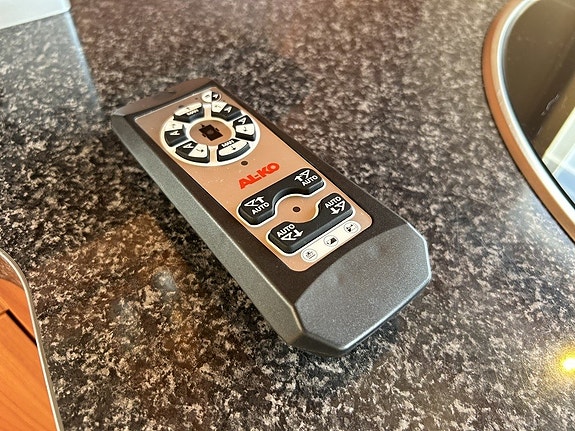 Hobby 560 UL PRESTIGE Elektroniska Stödben Aldvärmare Fukttestad välvårdad 7 of 20