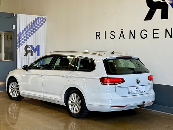 Volkswagen Passat 3 of 19