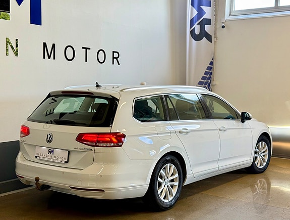 Volkswagen Passat 8 of 19
