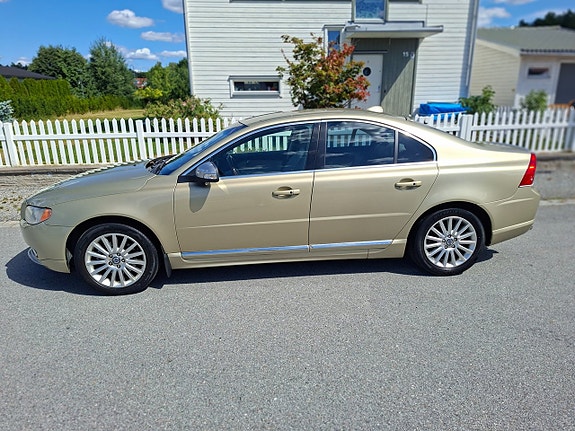 Volvo S80 2 of 11