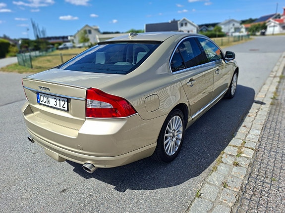 Volvo S80 3 of 11