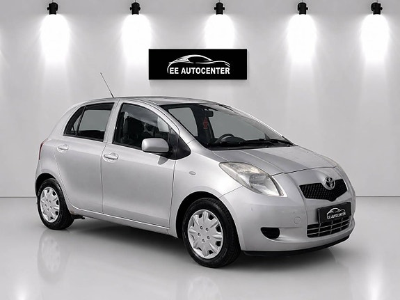 Toyota Yaris 7 of 11