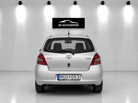 Toyota Yaris 4 of 11