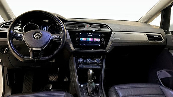 Volkswagen Touran 10 of 12