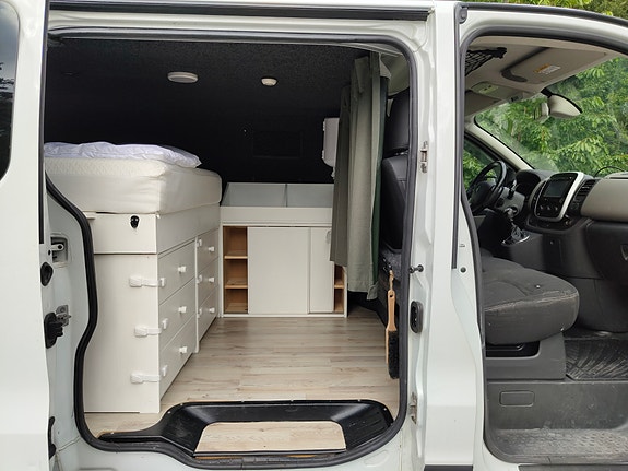 Renault Trafic 2 of 10