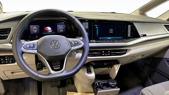 Volkswagen Multivan 10 of 12