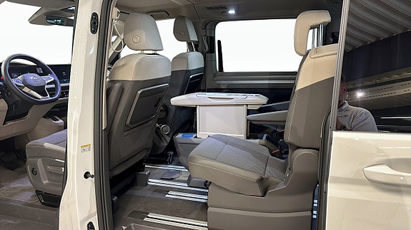 Volkswagen Multivan 11 of 12
