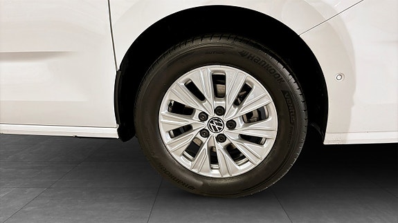 Volkswagen Multivan 6 of 12