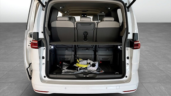 Volkswagen Multivan 12 of 12