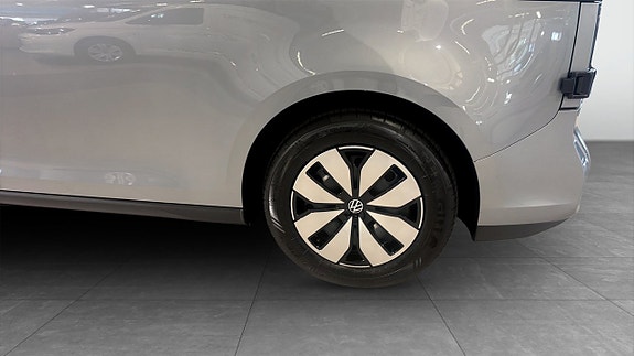 Volkswagen ID. Buzz 6 of 12