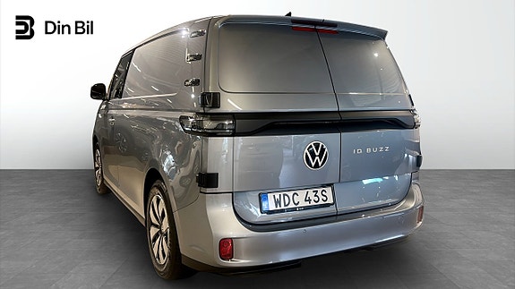 Volkswagen ID. Buzz 3 of 12