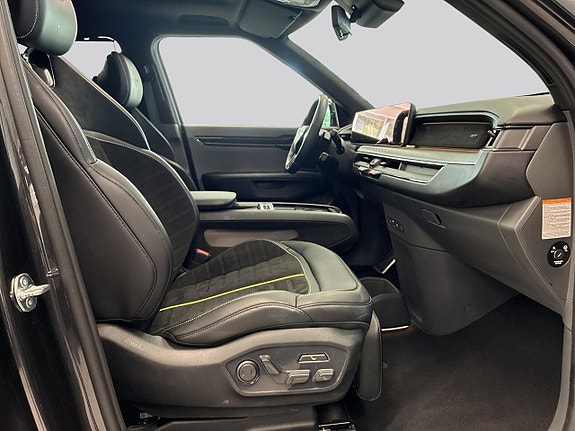 Kia EV9 11 of 30