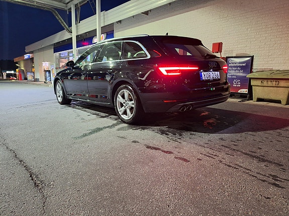 Audi A4 3 of 12