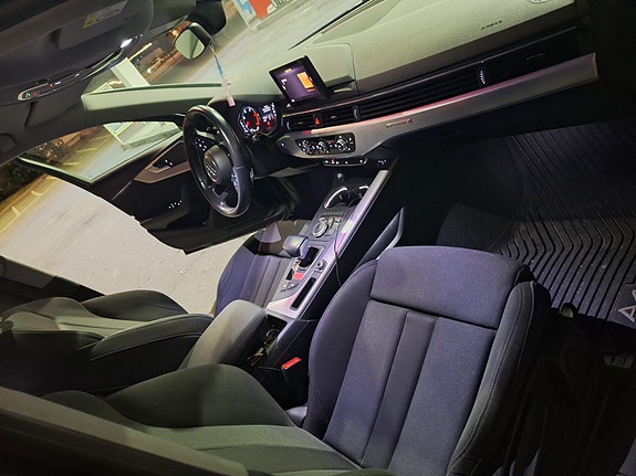 Audi A4 4 of 12