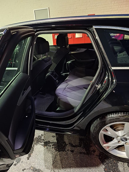 Audi A4 5 of 12