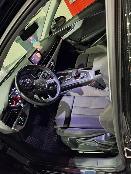 Audi A4 6 of 12