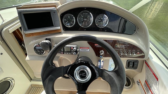 Sea Ray 240 SD Mercruiser 5,0 MPi -06 16 of 21