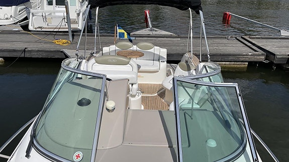 Sea Ray 240 SD Mercruiser 5,0 MPi -06 18 of 21